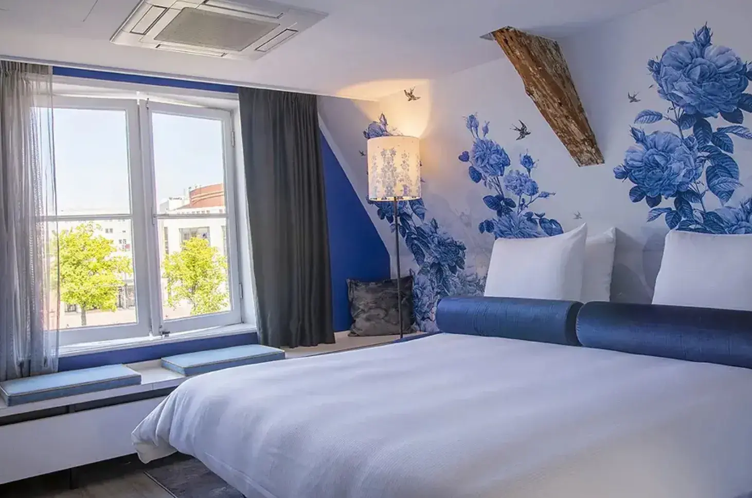 Superior Apartment bedroom at Eden Amsterdam